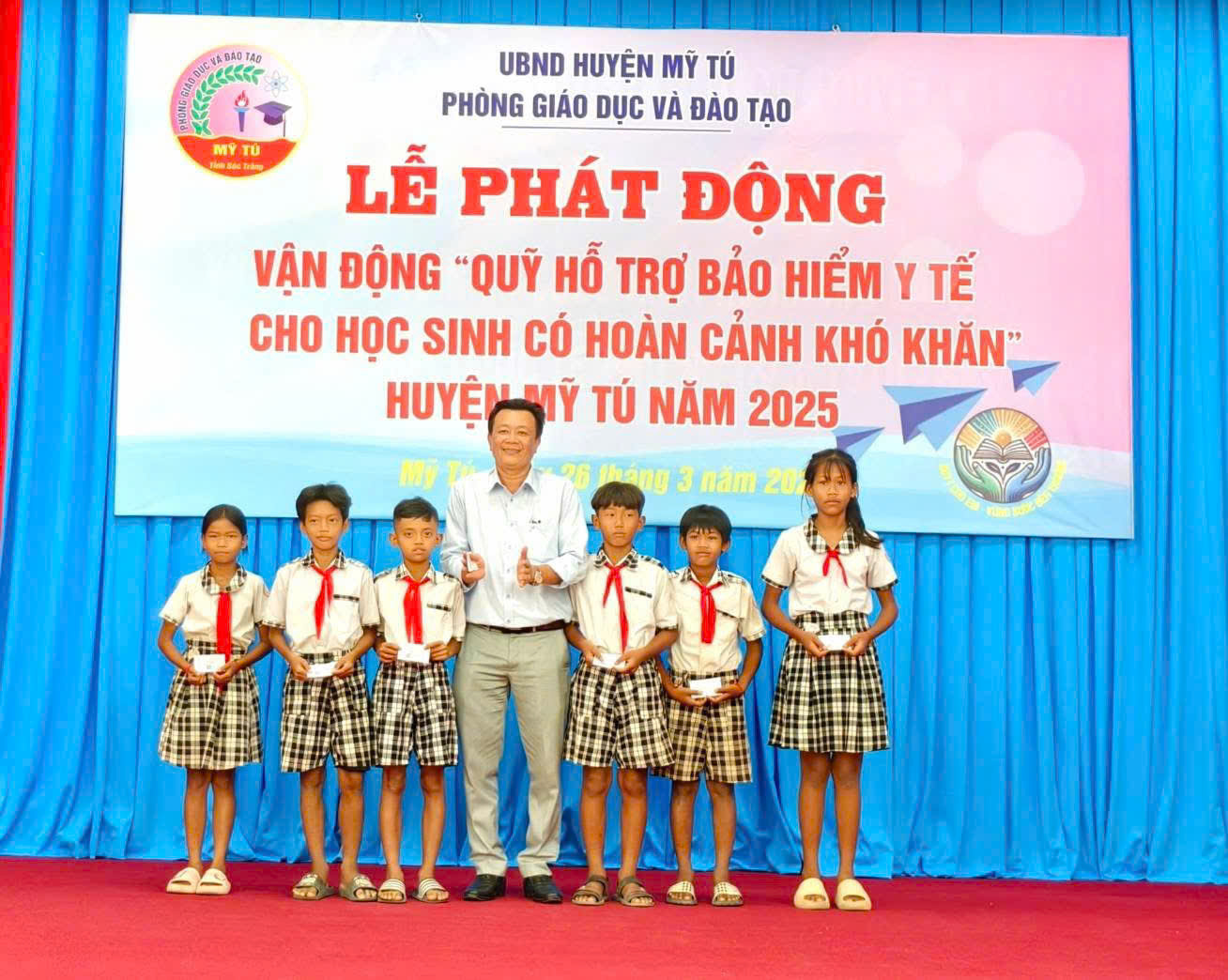 Lễ phát động Vận động quỹ hỗ trợ bảo hiểm y tế cho học sinh có hoàn cảnh khó khăn năm 2025